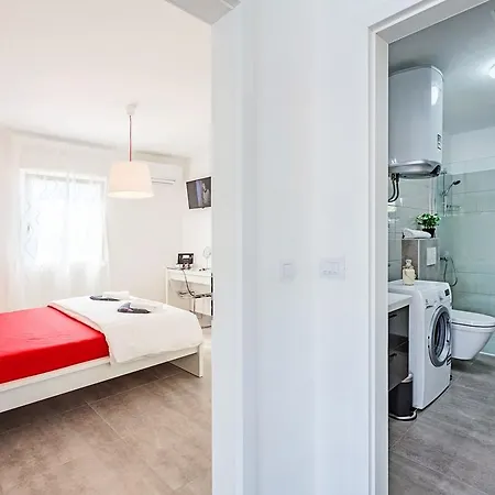 Elegant With Swimming Pool In Near Sea