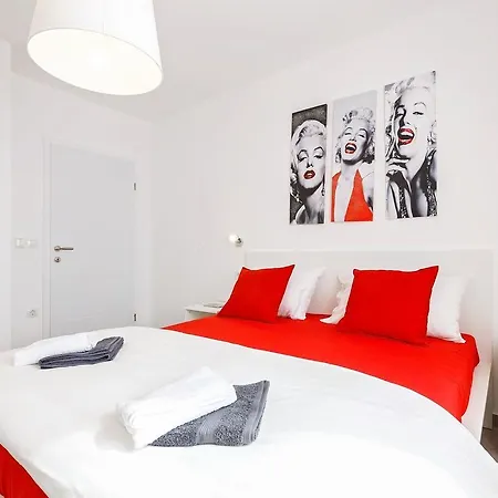 Elegant With Swimming Pool In Near Sea Villa *